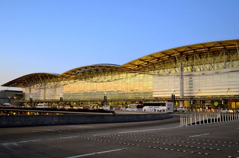 Aeropuerto de San Francisco prohibe el uso de botellas de plastico a partir de 2019